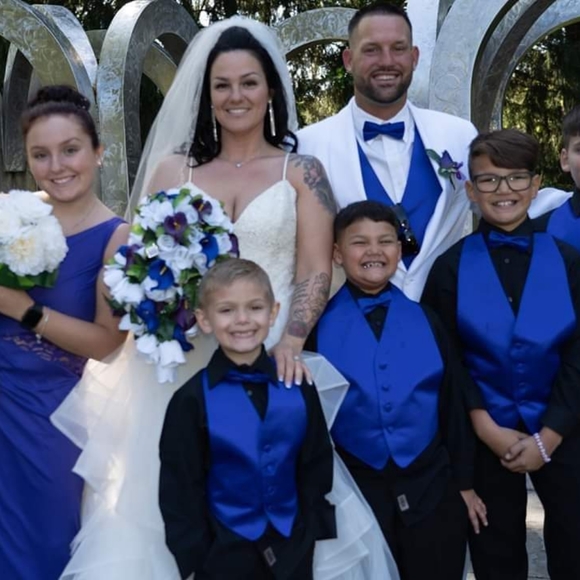 Welcome To Gypsi's Boutique!! - Picture 1 of 8